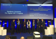 Konsorcium NEXT-E a EU podepsaly dohodu o vybudovn 252 rychlonabjeek a ultranabjaiek pro elektromobily