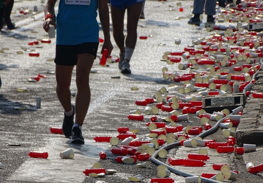 NATUR-PACK tdil plasty na Mezinrodnm maratonu mru v Koicch