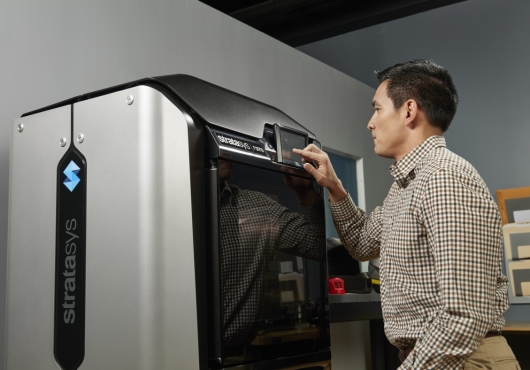 MCAE Systems cl na profesionln vrobu prototyp s jedinenou kancelskou 3D tiskrnou Stratasys F123 Series