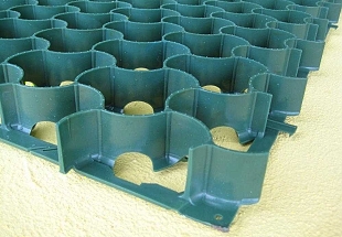 KOS a Ecoraster - zatravovac plastov systm vyroben z traplastu