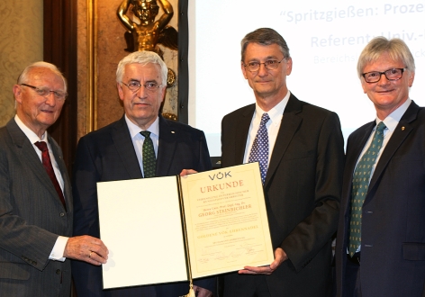 ENGEL: Georg Steinbichler vyznamenn za zsluhy v oblasti technologie plast
