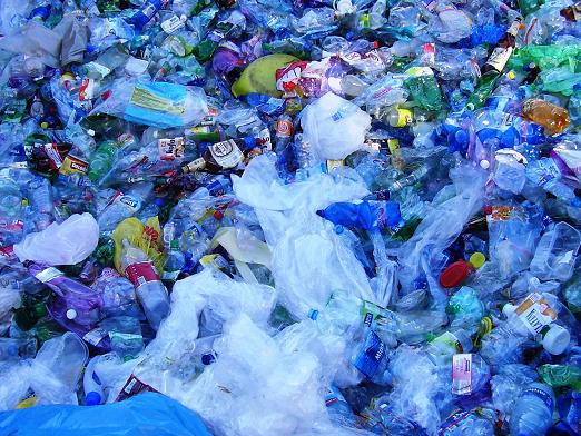 Vláda SR pøijala novelu zákona o odpadech, PET lahve se nebudou vracet