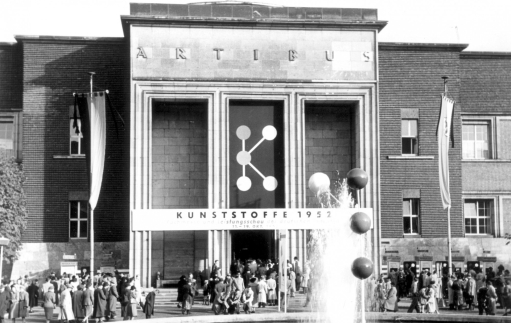 K SHOW slav 70. vro - vzpomnka na prvn veletrh v roce 1952