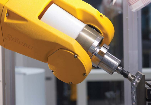 Obrábění plastů a kompozitních materiálů robotem Stäubli Obrábění plastů a kompozitních materiálů robotem Stäubli