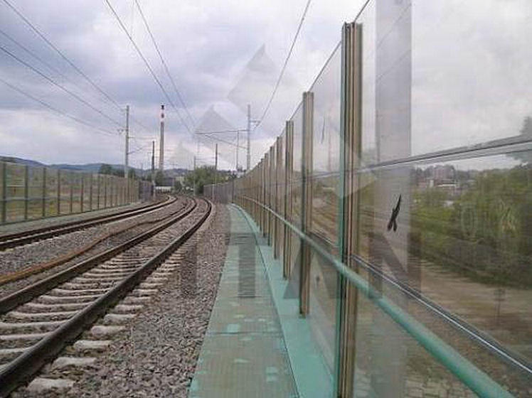 Akryl&aacute;tov&eacute; PMMA dosky AKRYLON a PLEXIGLAS