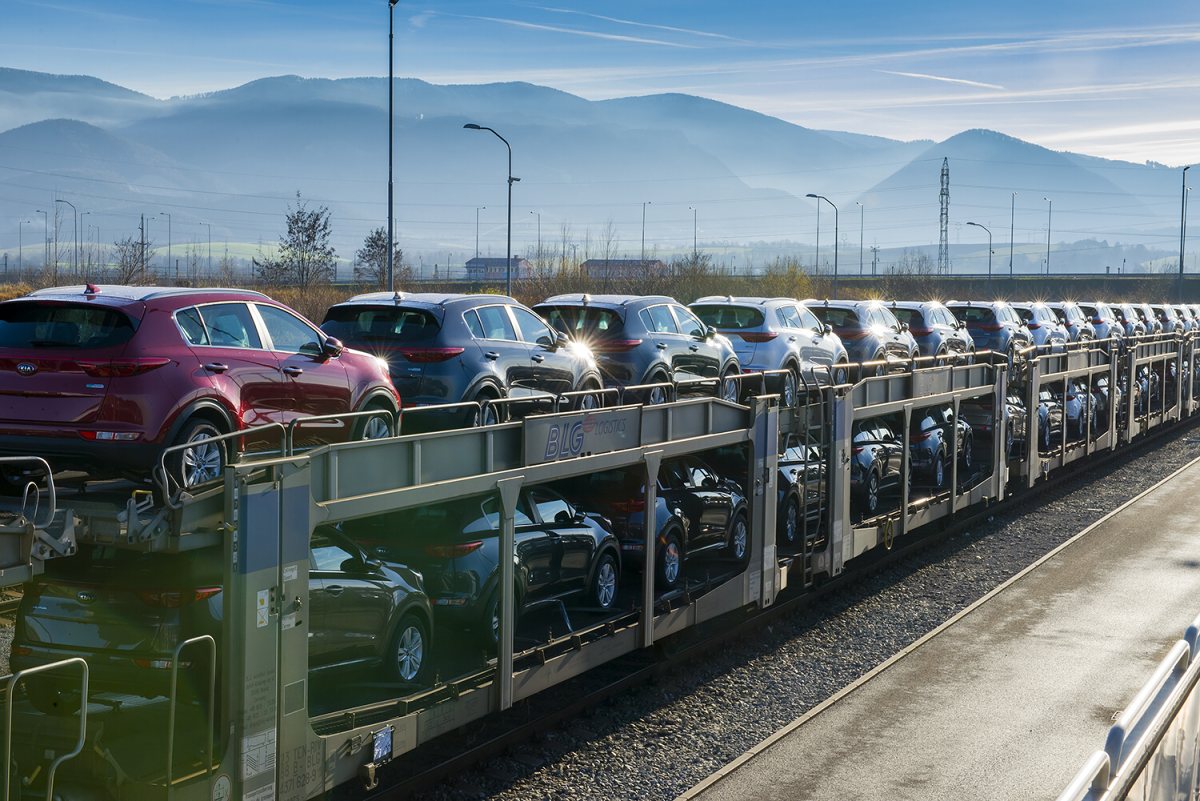 Kia potvrdila stabilitu a rast výroby na Slovensku aj v roku 2015