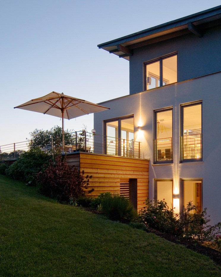 Dům s okenn&iacute;mi profily tř&iacute;dy A VEKA SOFTLINE 82