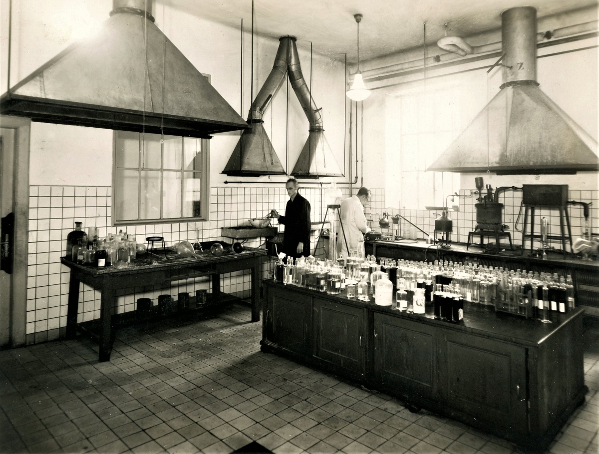 Laboratóriá VÚRUP-u z obdobia vzniku spoločnosti