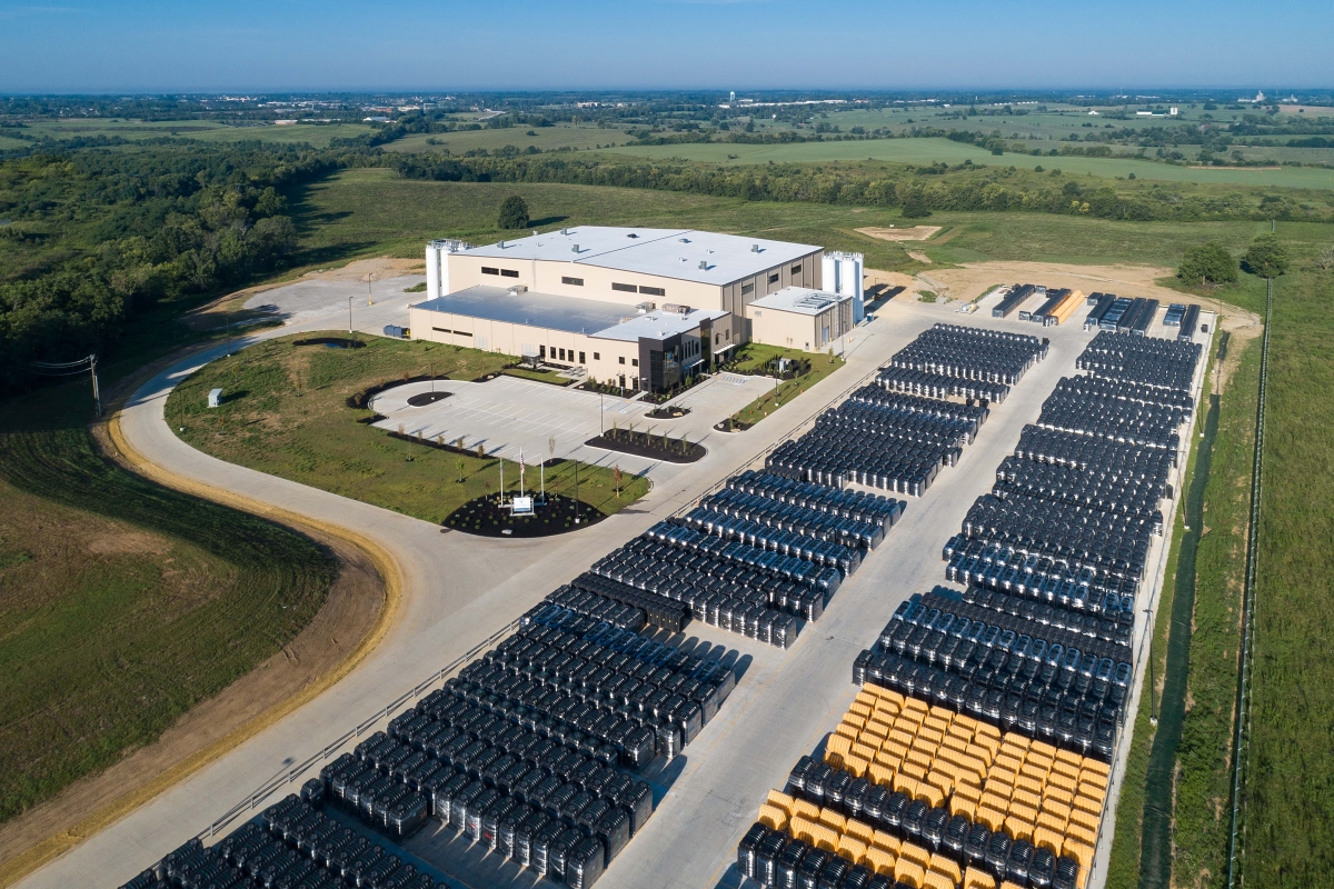ENGEL - vstrekovacie stroje s uzatv&aacute;racou silou 8 000 ton