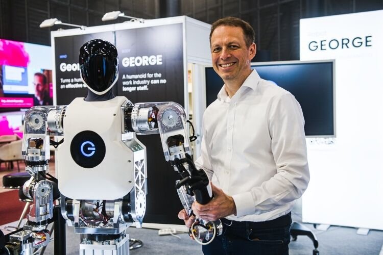 ROBOT GEORGE 002