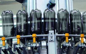 Zvýšení energetické účinnosti při výrobě plastů pomocí speciálních maziv od Klüber Lubrication