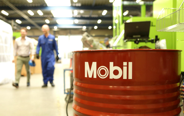 Kritická role čistoty hydraulického oleje: Jak řada Mobil DTE 10 Excel od společnosti Lubexpert mění ekonomiku údržby